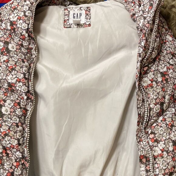 By GAP Kids White Brown Floral Hooded Puffer Vest Small - Picture 7 of 9